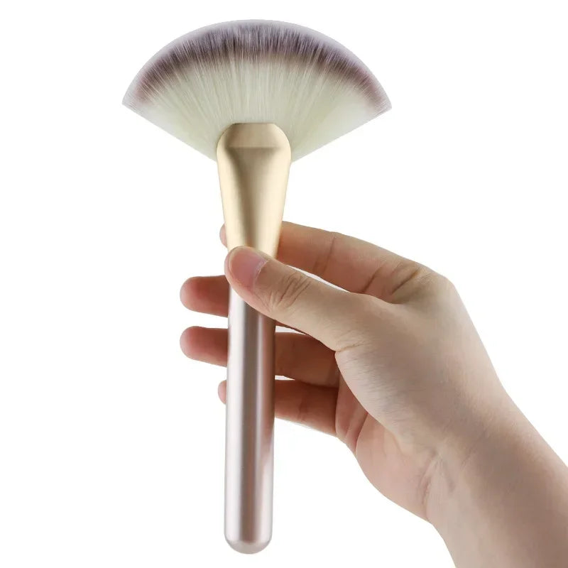 Fan-Shaped Makeup Brush