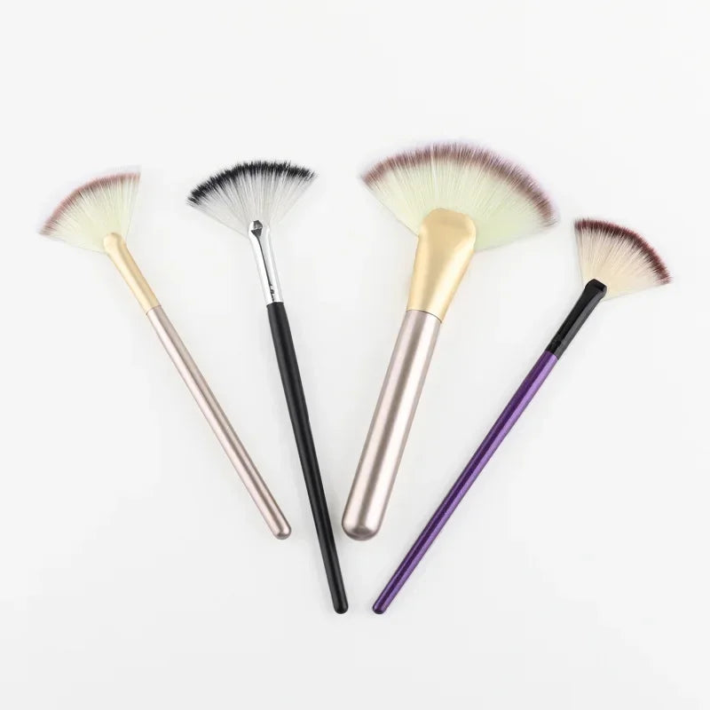 Fan-Shaped Makeup Brush