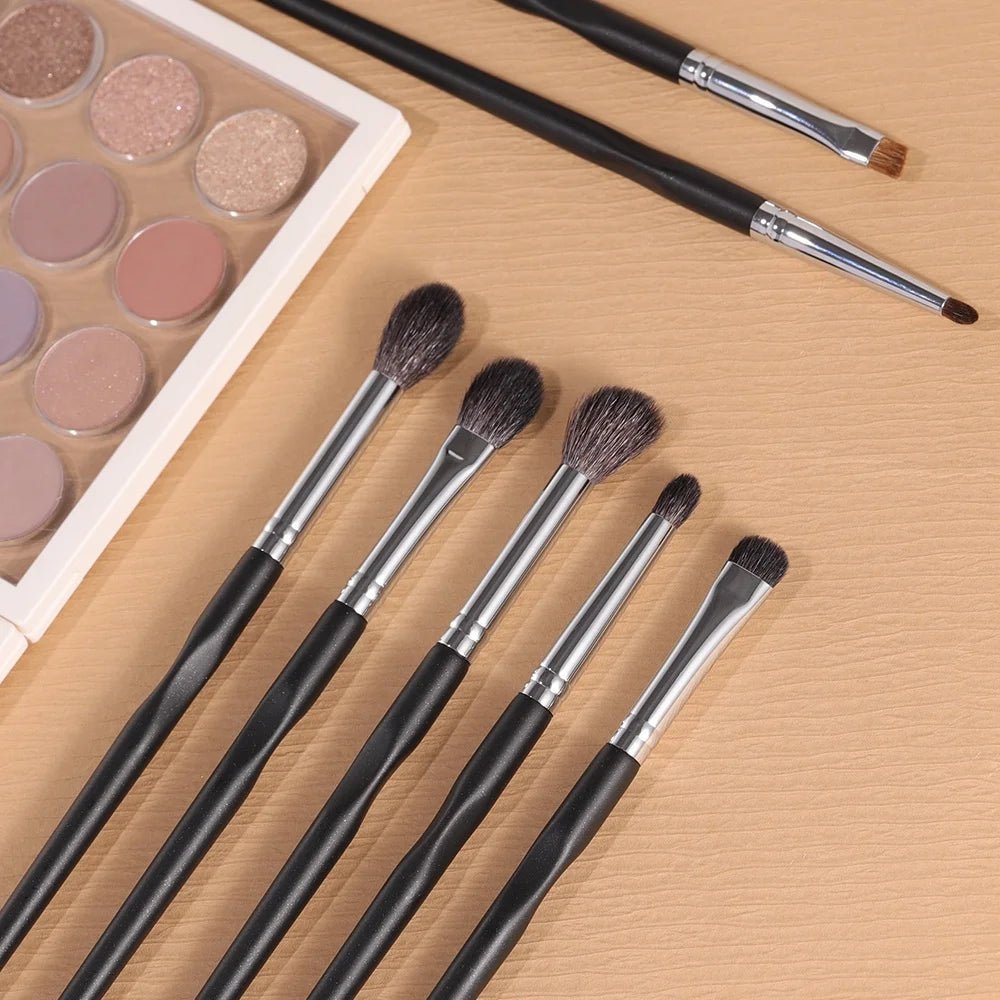 Wellness Natural Eye Makeup Brushes Set (7 pieces) End of brush shown dense Bristles place