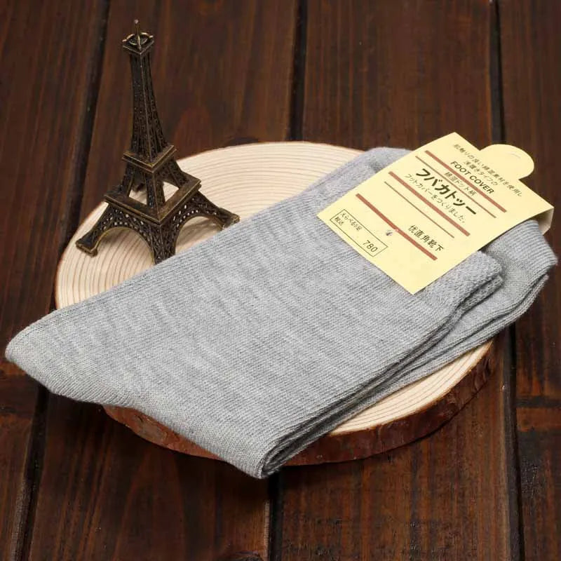 Health care products Diabetic Socks Unisex 1 pair shown Light Gray Colour on a plate with small Eiffel Tower near