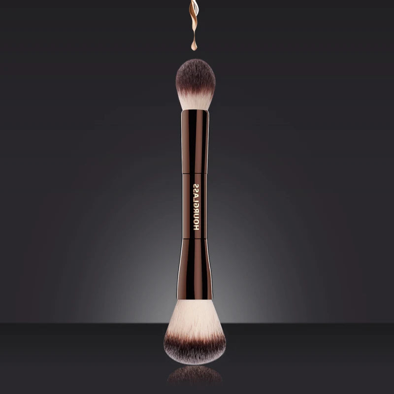 Hourglass Makeup Brush- No.17 Lighting