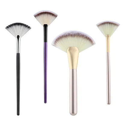 Fan-Shaped Makeup Brush