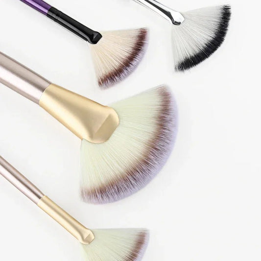 Wellness Fan-Shaped Makeup Brush 4 brush hair shown 